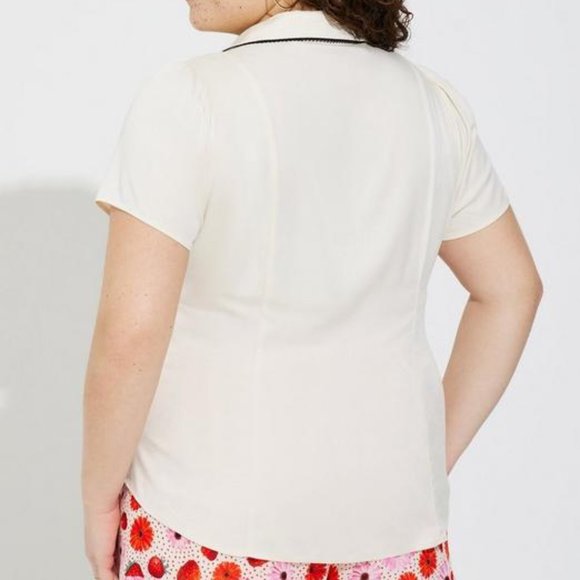 NWT TORRID BLOUSE RETRO CHIC STRETCH CHALLIS BUTTON UP - PLUS SIZE - Picture 3 of 4